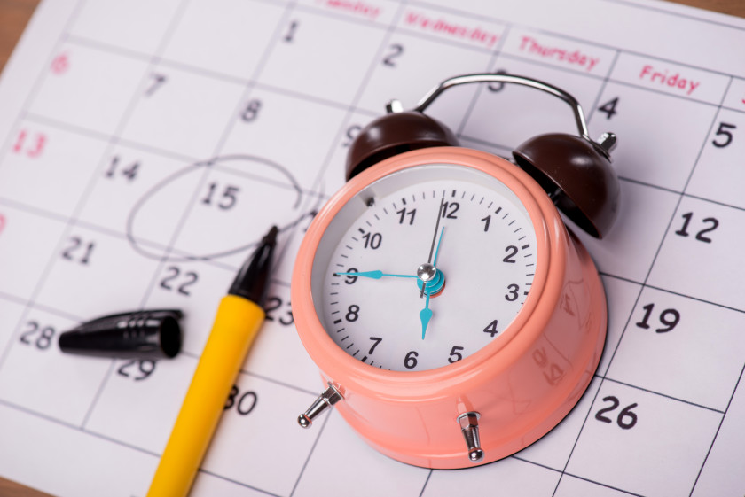Easy Guide to English Essay_take a break agenda clock