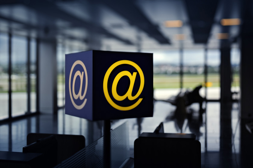 student air travel tips _ internet kiosk