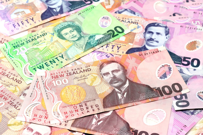 study in new zealand: money