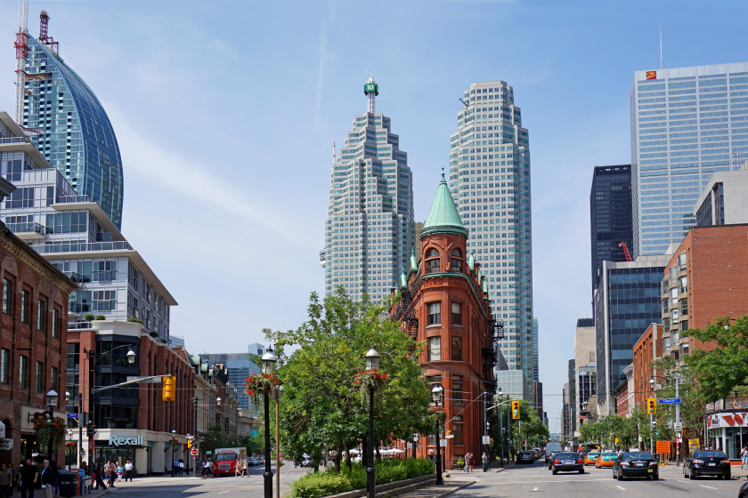 Amazing Scholarships To Study In The Best Cities In The World_Toronto